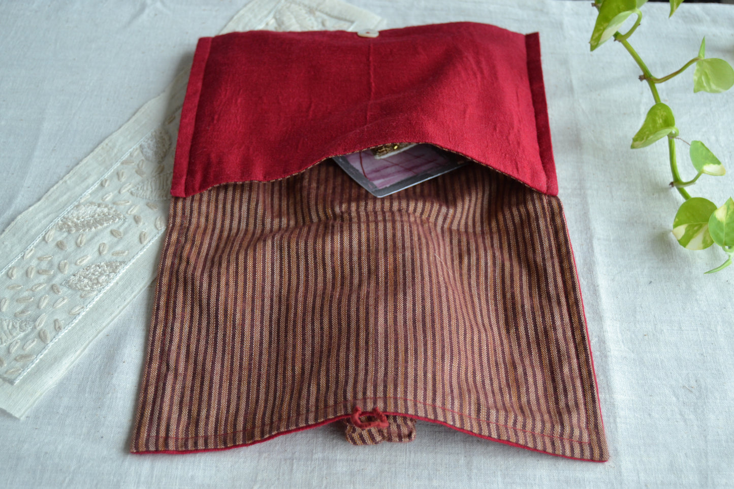 Gift Hamper for HER (Clutch Bag +Brooch)