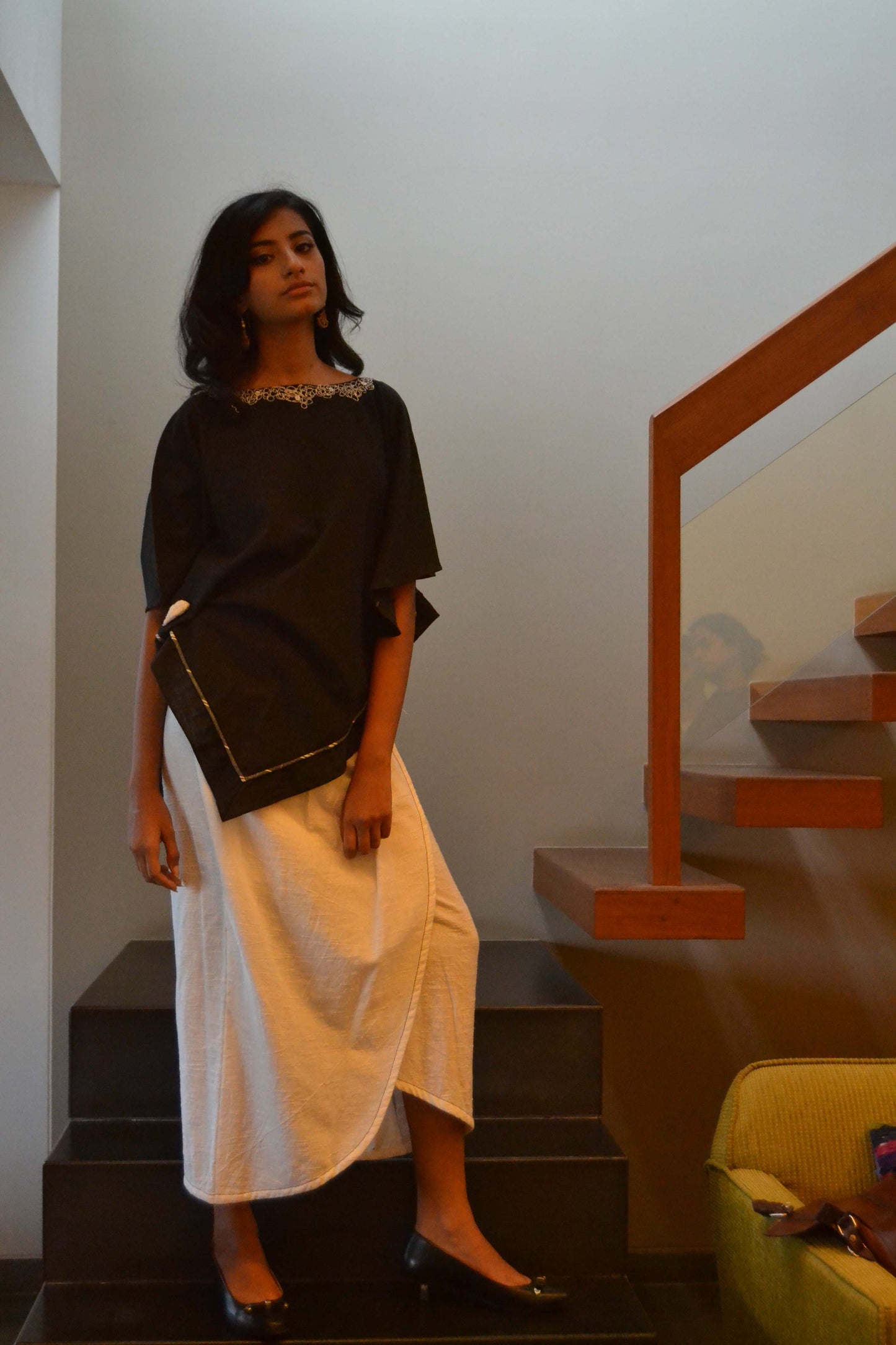 Square bias cut tunic with loose
thread embroidery