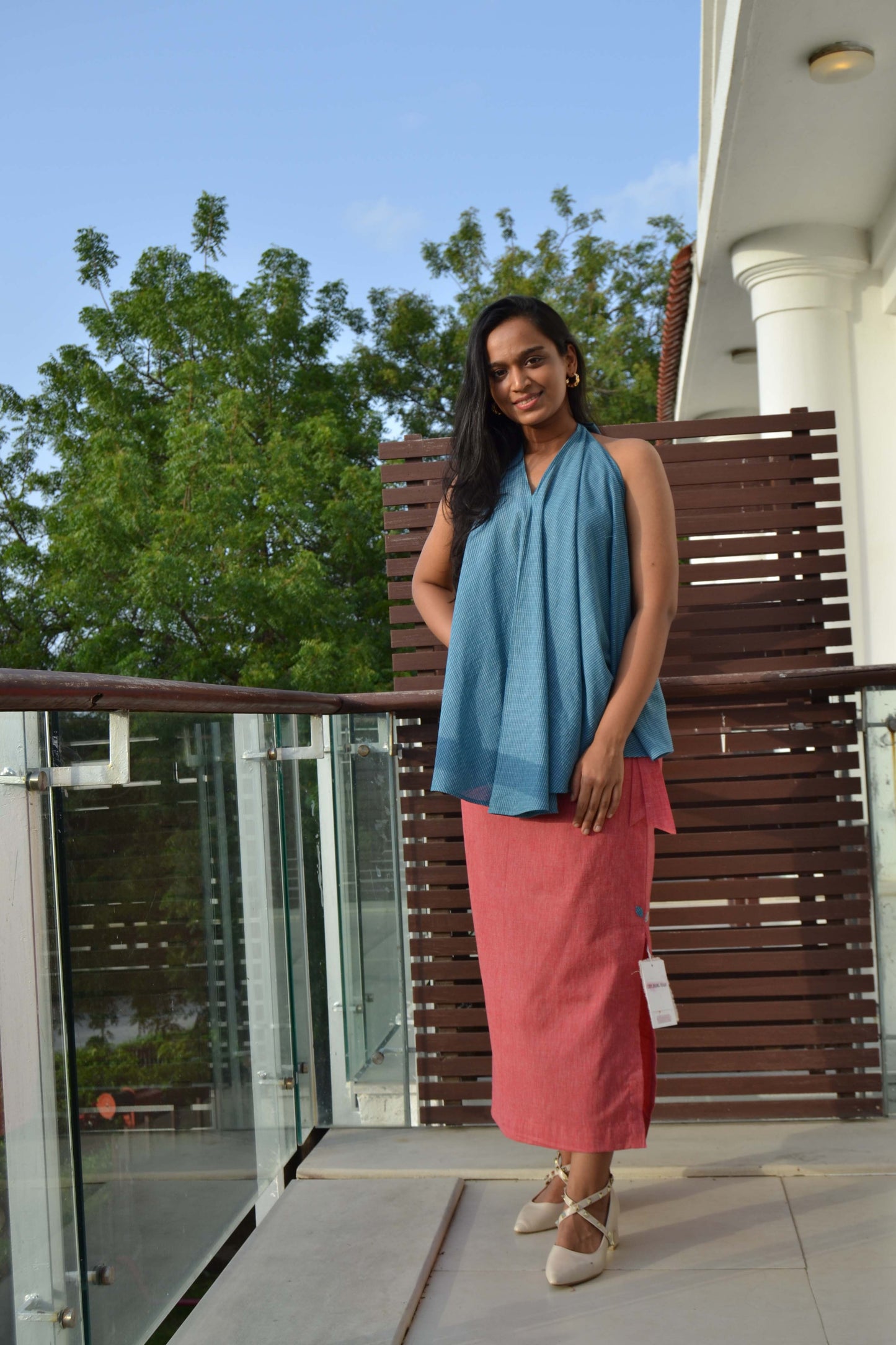 Convertible top can be worn in
multiple ways