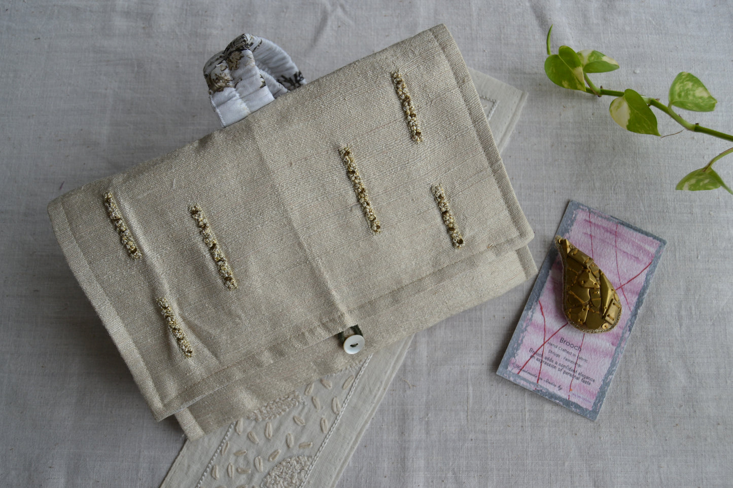 Gift Hamper for HER (Clutch Bag +Brooch)