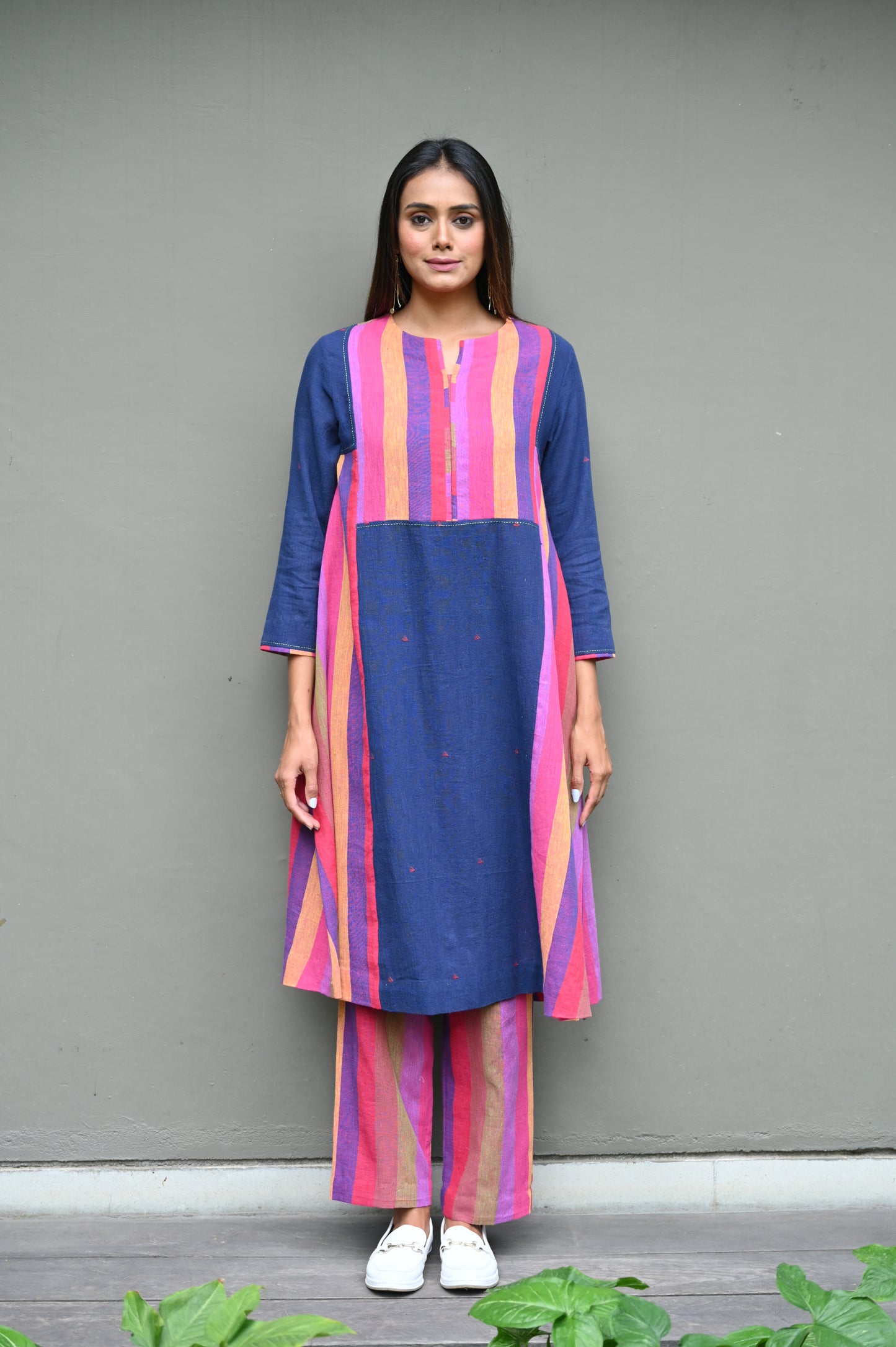 Kurta Blue Buti with Pink Stripe Yoke