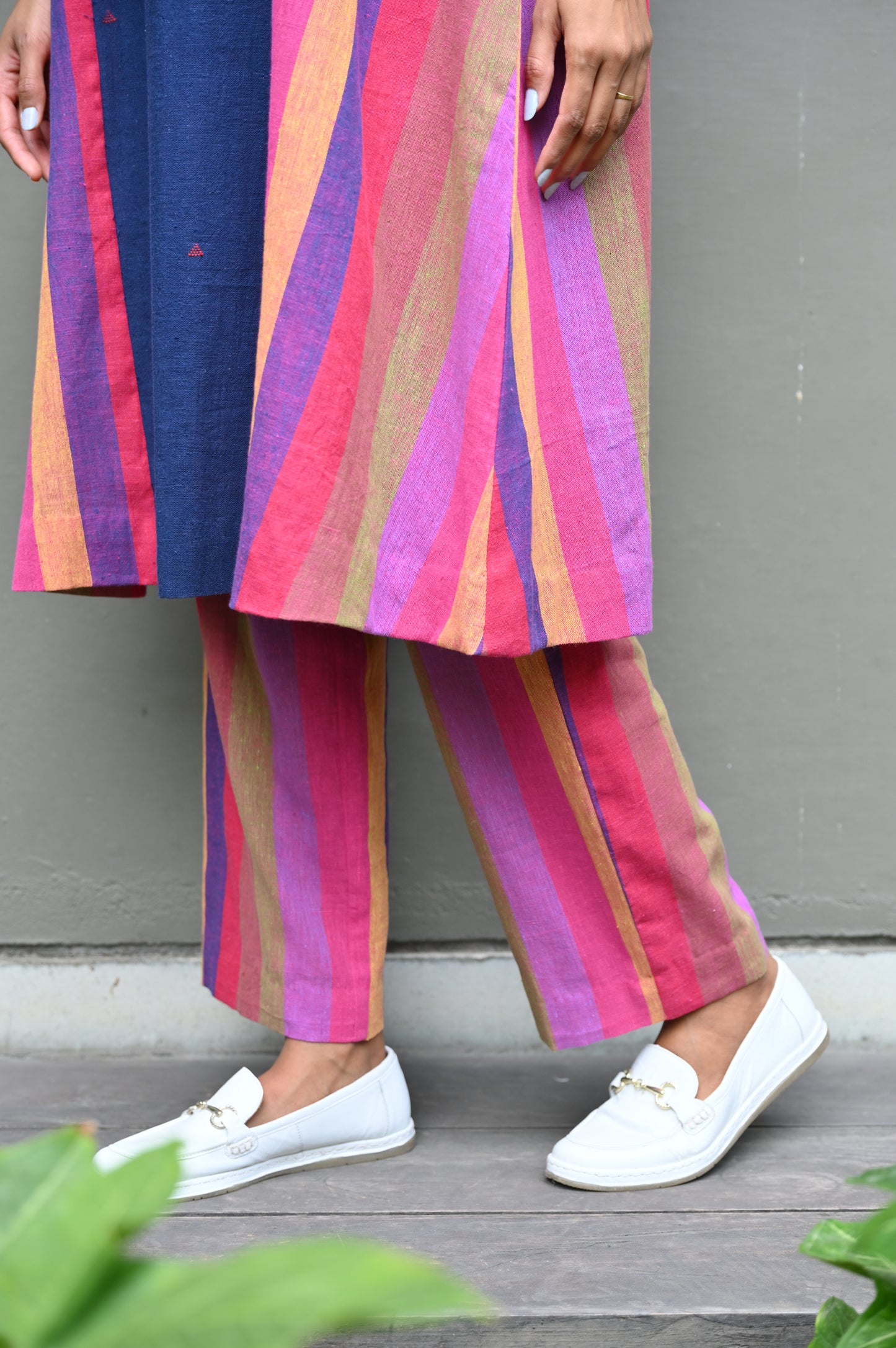 Kurta Blue Buti with Pink Stripe Yoke