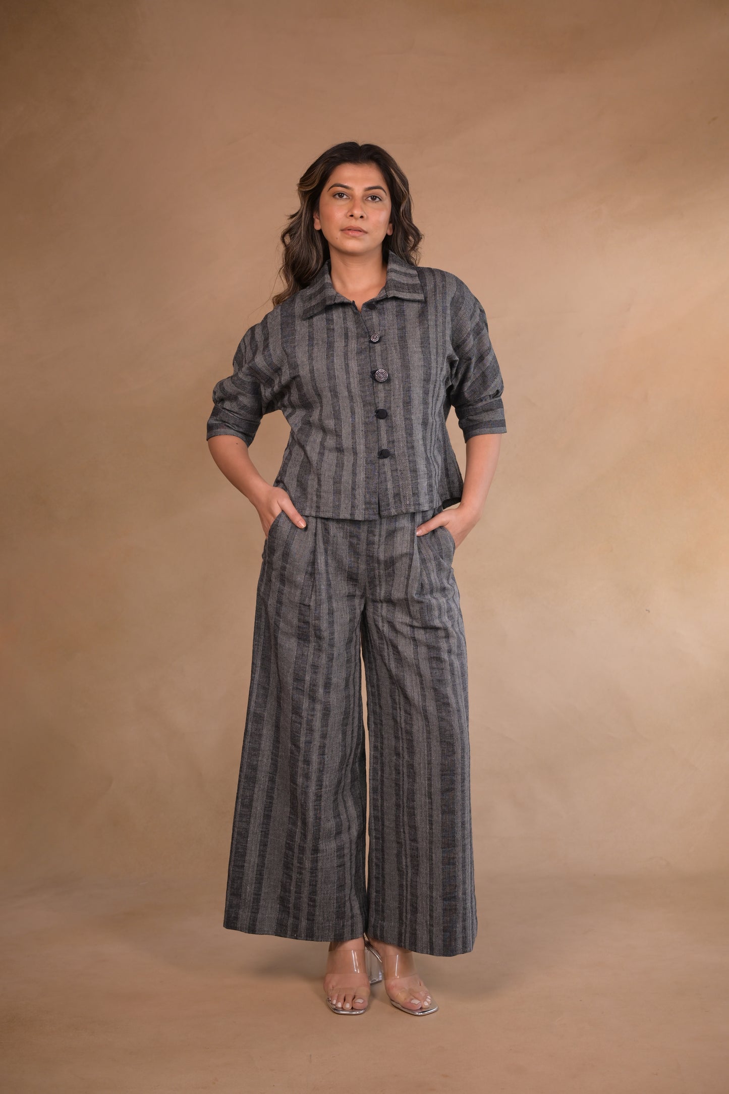 Shirt, Jacket style with continuous sleeves