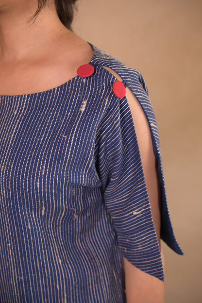 Tunic, with shoulder button detail in Tassar x Kala Cotton