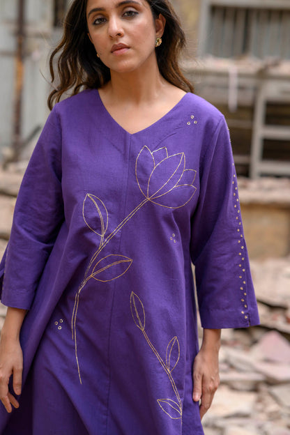 Soha Kurta Center panel