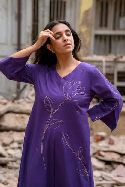 Soha Kurta Center panel