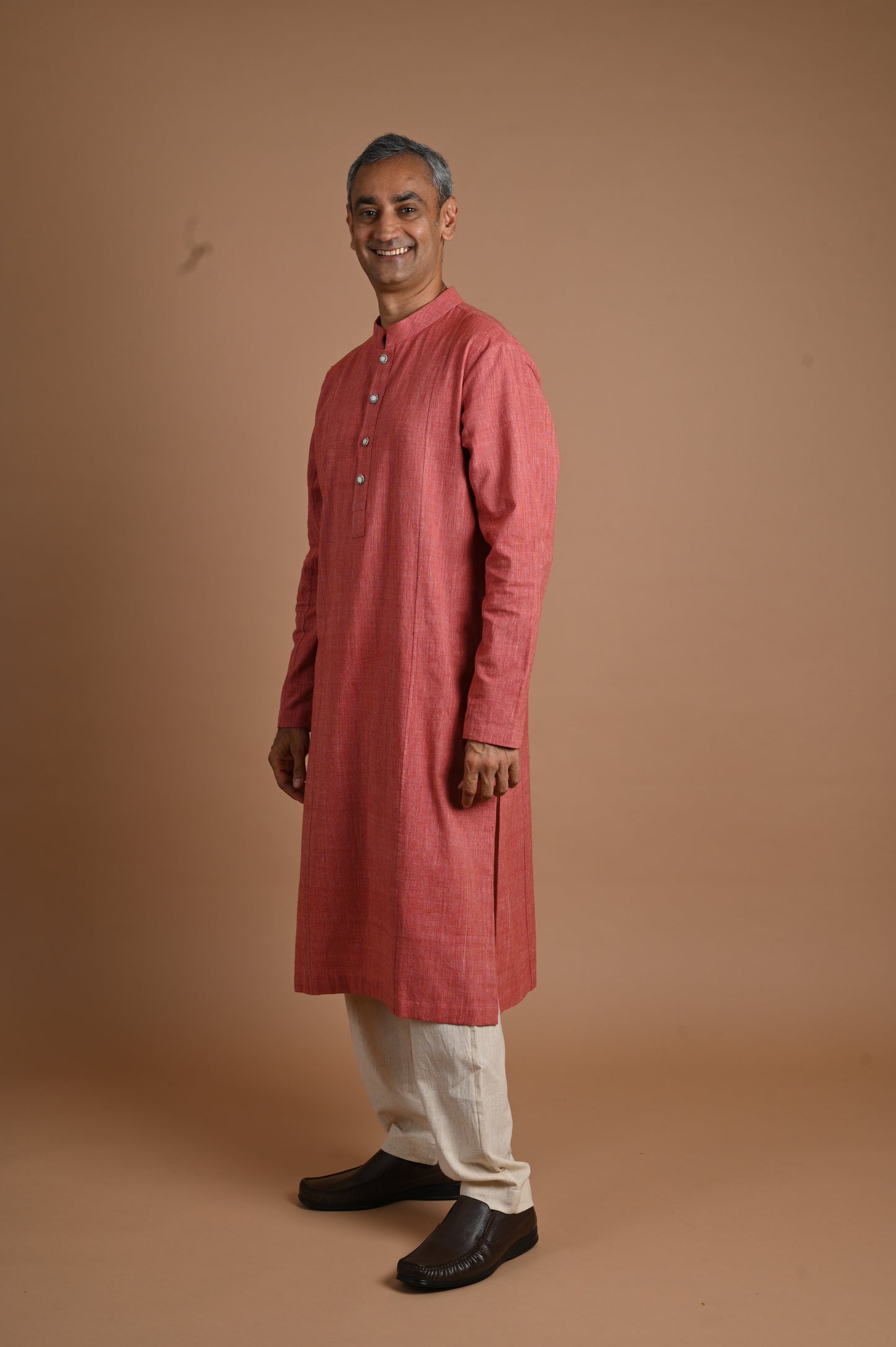 Pranya Changeable Button Men's Kurta