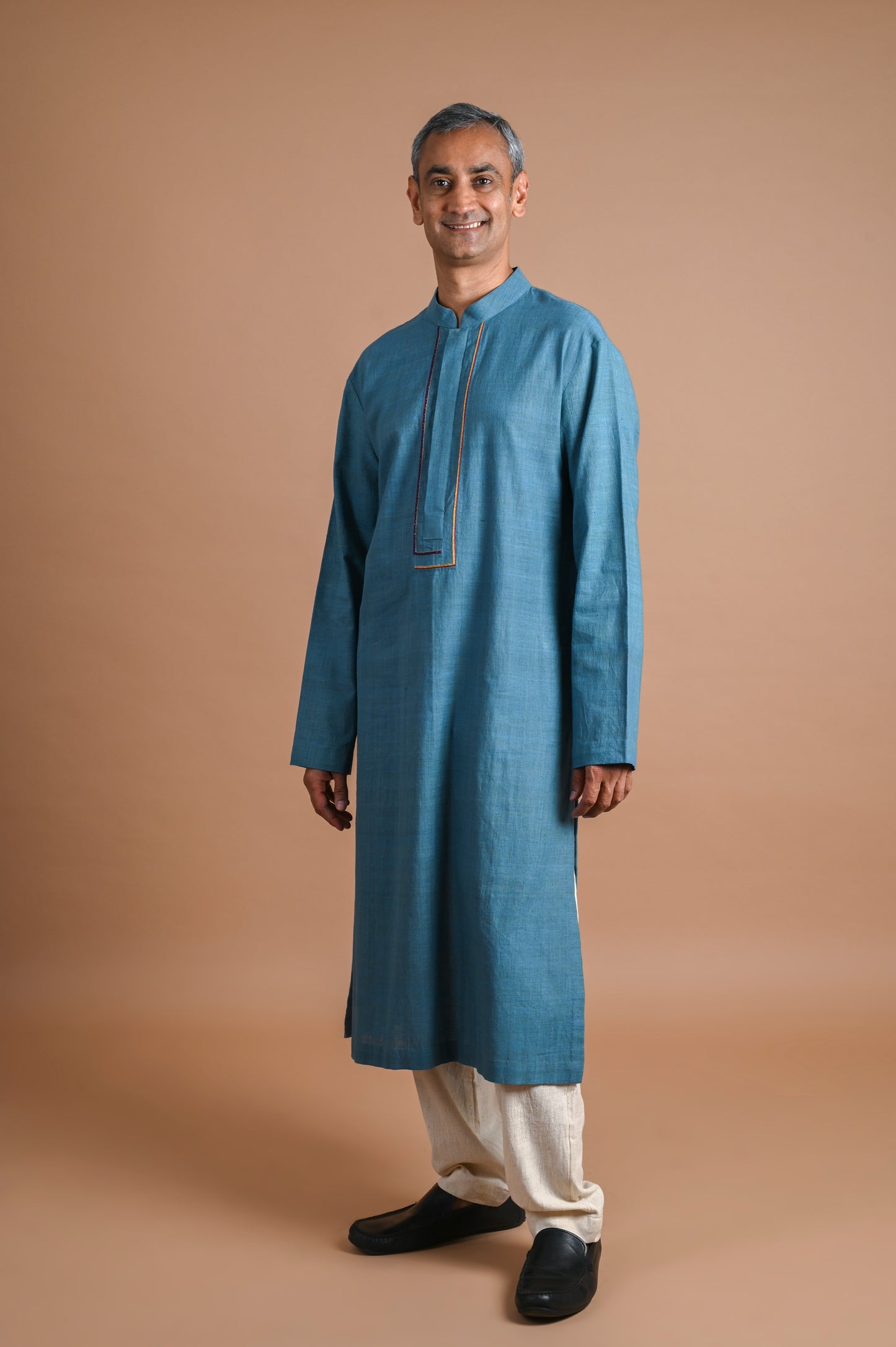 Rasa Embroidered Men's Kurta